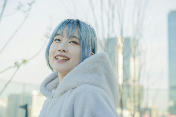 สำหรับเพิ่มประกายให้สีผมเด่นขึ้น เลือกแชมพูที่มีเม็ดสีแดงผสม