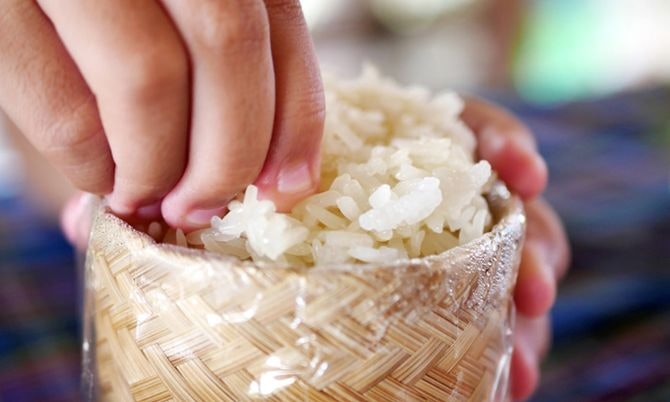 ข้าวเหนียวเขี้ยวงู กข6 เหมาะสำหรับการใช้รับประทานในครัวเรือนทั่วไป