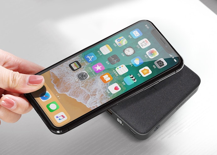 พาวเวอร์แบงค์ Eloop แบบ Wireless สำหรับคนที่ไม่ต้องการพกพาสายชาร์จ