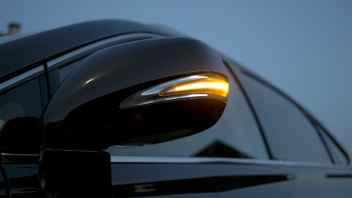 สำหรับใช้เป็นไฟเลี้ยวรถยนต์ เลือกหลอดไฟ LED สีเหลืองอำพันหรือสีส้ม