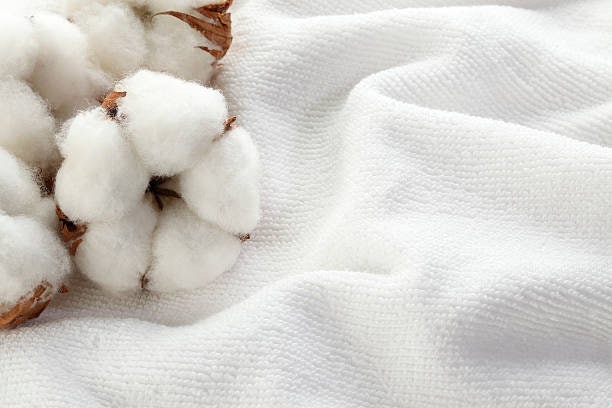 ผ้าปูที่นอน จากผ้าฝ้ายหรือผ้าคอตตอน (Cotton) : ระบายอากาศได้ดี