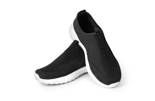 สำหรับผู้สูงอายุ เน้นสวมใส่ได้ง่าย เลือกรองเท้าแบบ Slip-On หรือตีนตุ๊กแกก็ได้