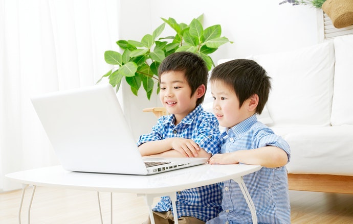 โต๊ะเตี้ย : สำหรับวางแล็ปท็อป
