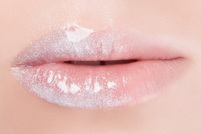 Finish Look แบบ Glitter, Shimmer หรือ Pearl ช่วยเพิ่มความโดดเด่นให้กับริมฝีปาก