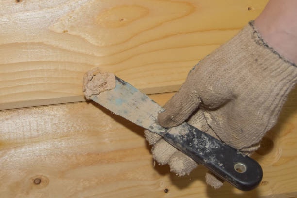 ถ้าเป็นงานอุดร่องเล็กหรืออุดเสี้ยนไม้ให้เลือก Wood Filler แบบน้ำอะคริลิก