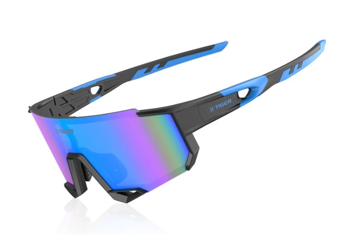 เลนส์ Polarized สำหรับตัดแสงสะท้อน ช่วยให้มองเห็นสนามได้สบายตามากยิ่งขึ้น