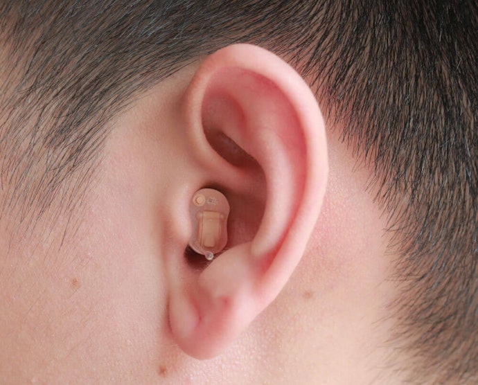 เครื่องช่วยฟังผู้สูงอายุแบบใส่ในช่องหู เหมาะกับผู้ที่เน้นความเรียบร้อย
