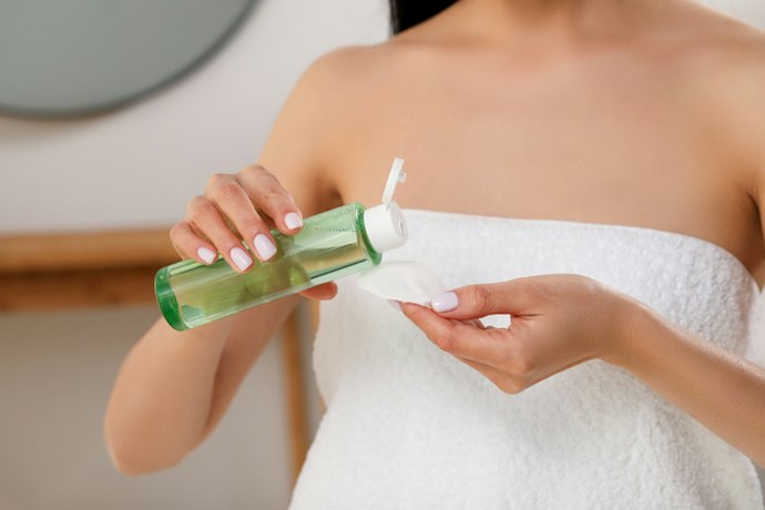 เลือก Cleansing Water ที่มีสารลดแรงตึงผิวไม่มีประจุที่อ่อนโยนกับผิวหนัง