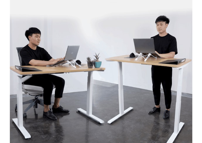 ตรวจสอบความสูง-ต่ำของโต๊ะปรับระดับไฟฟ้าที่สามารถปรับระดับได้