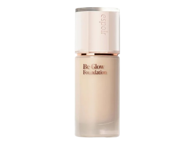 สำหรับผิวแห้ง เลือกรองพื้นที่ให้ฟินิชแบบ Dewy หรือฉ่ำโกลว์