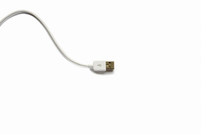 มีช่องเสียบสายชาร์จ USB