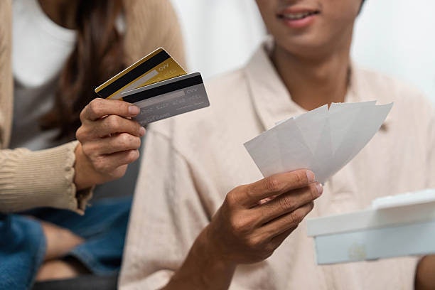 กรณีผู้ปกครองมีบัตรเครดิตอยู่แล้ว เลือกบัตรเสริมเพื่อใช้วงเงินร่วมกับบัตรหลัก