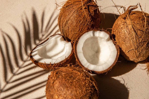เลือกน้ำมันมะพร้าวทั่วไป (Refined Coconut Oil) เหมาะกับการทำอาหารโดยเฉพาะ