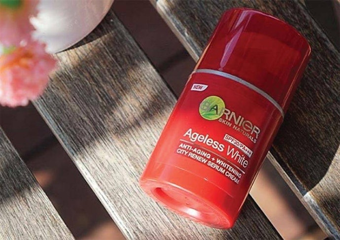 คนที่มีปัญหาริ้วรอย เลือกครีมการ์นิเย่สีแดง (Garnier Ageless)