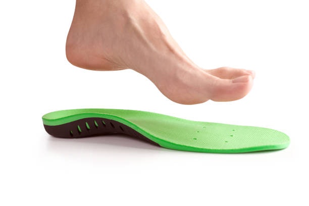 ภาวะเท้าแบน เลือกรองเท้าเพื่อสุขภาพที่เสริมอุ้งเท้าด้านใน/Arch Support