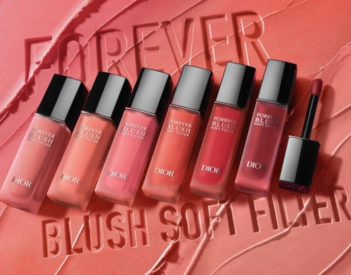 บลัชออน Dior เนื้อลิควิด สีชัด ติดทน ให้เอฟเฟกต์เบลอสีแก้ม