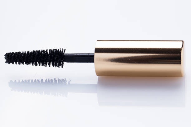 คนที่มีขนตาน้อย-เส้นเล็ก เลือกสูตรเพิ่มวอลลุ่มที่เป็นหัวแปรงแบบ Pointed Wand หรือ Cone Wand