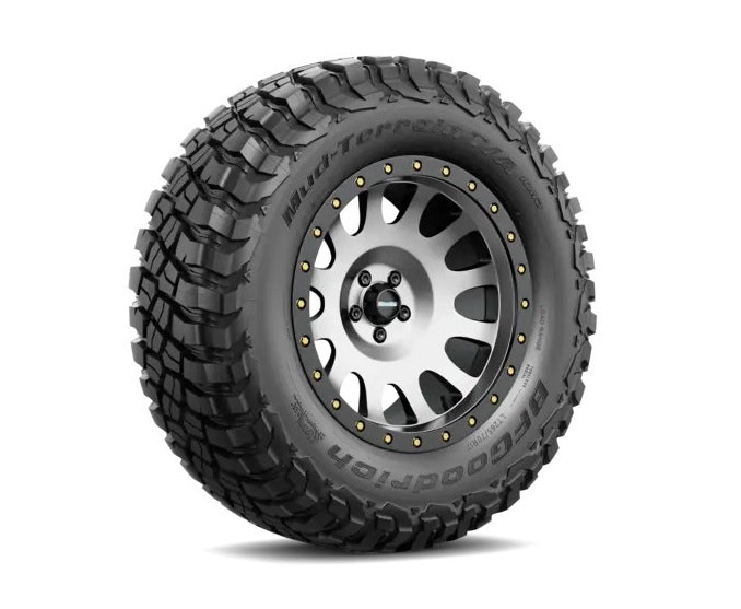 ยาง MT (Mud Terrain) : เหมาะกับถนนที่มีอุปสรรคสูง