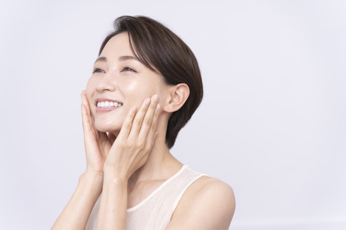 สำหรับผู้ที่มีปัญหาจุดด่างดำ ผิวหมองคล้ำ เลือกเซรั่มสูตรที่มี Vitamin C / Niacinamide / Alpha Arbutin