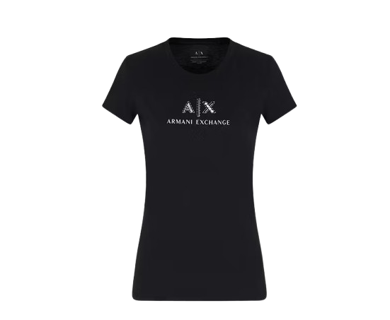 เสื้อยืดผู้หญิงเข้ารูป Slim Fit สำหรับคนที่ต้องการเพิ่มส่วนเว้าโค้ง