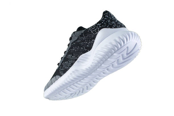 เลือกวัสดุ Outsole รองเท้าเดินออกกำลังกายที่ยึดเกาะพื้นได้ดี